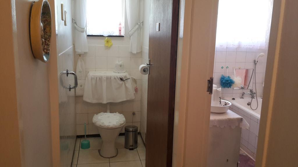 Heila'S In House Family Room-Homestay! Μπλουμφοντέιν Εξωτερικό φωτογραφία